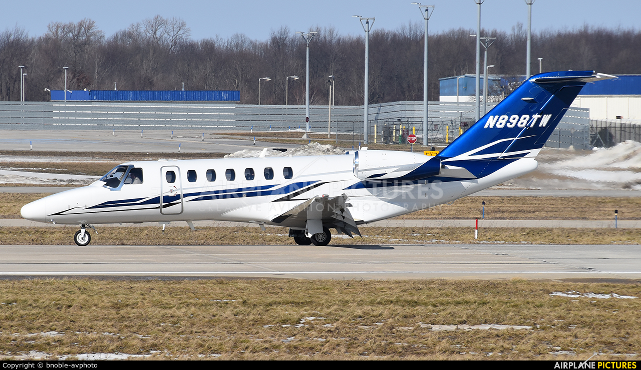 Private N898TW aircraft at Gerald R. Ford Intl