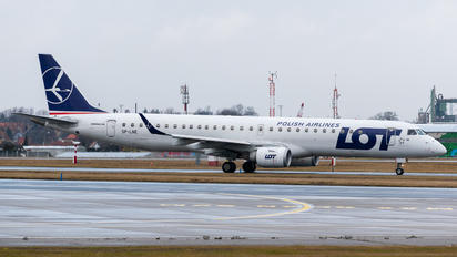 SP-LNE - LOT - Polish Airlines Embraer ERJ-195 (190-200)