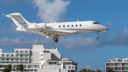 C-FLAV - Private Bombardier Bombardier Challenger 300 (BD-100-1A10)