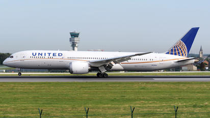 N13954 - United Airlines Boeing 787-9 Dreamliner
