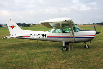 PH-GRH - Private Cessna 172 Skyhawk (all models except RG)