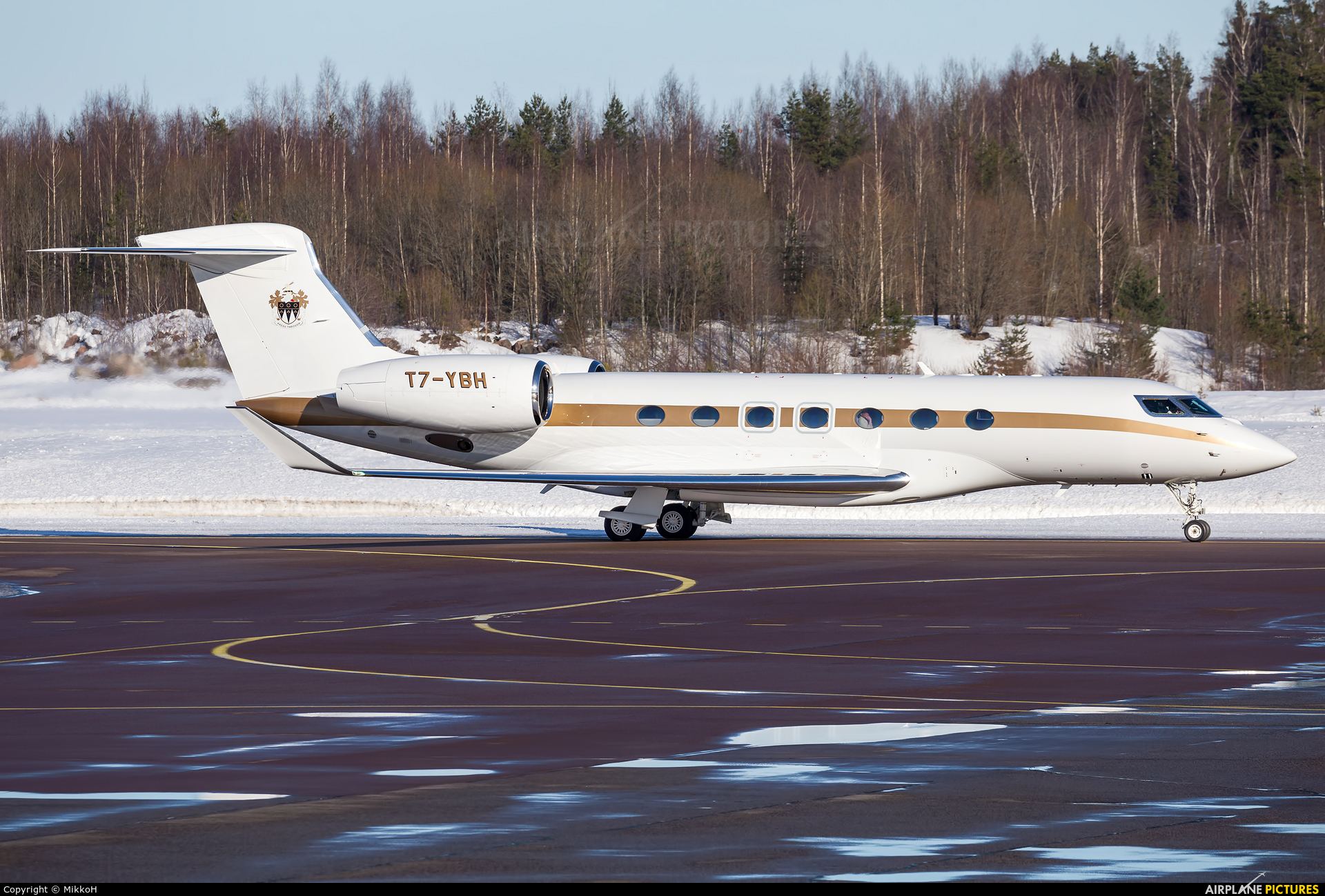 Private T7-YBH aircraft at Helsinki - Vantaa