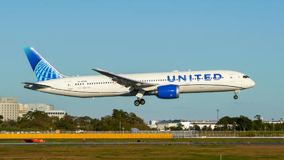N25982 - United Airlines Boeing 787-9 Dreamliner