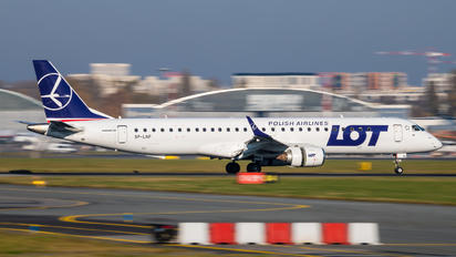 SP-LNP - LOT - Polish Airlines Embraer ERJ-195 (190-200)