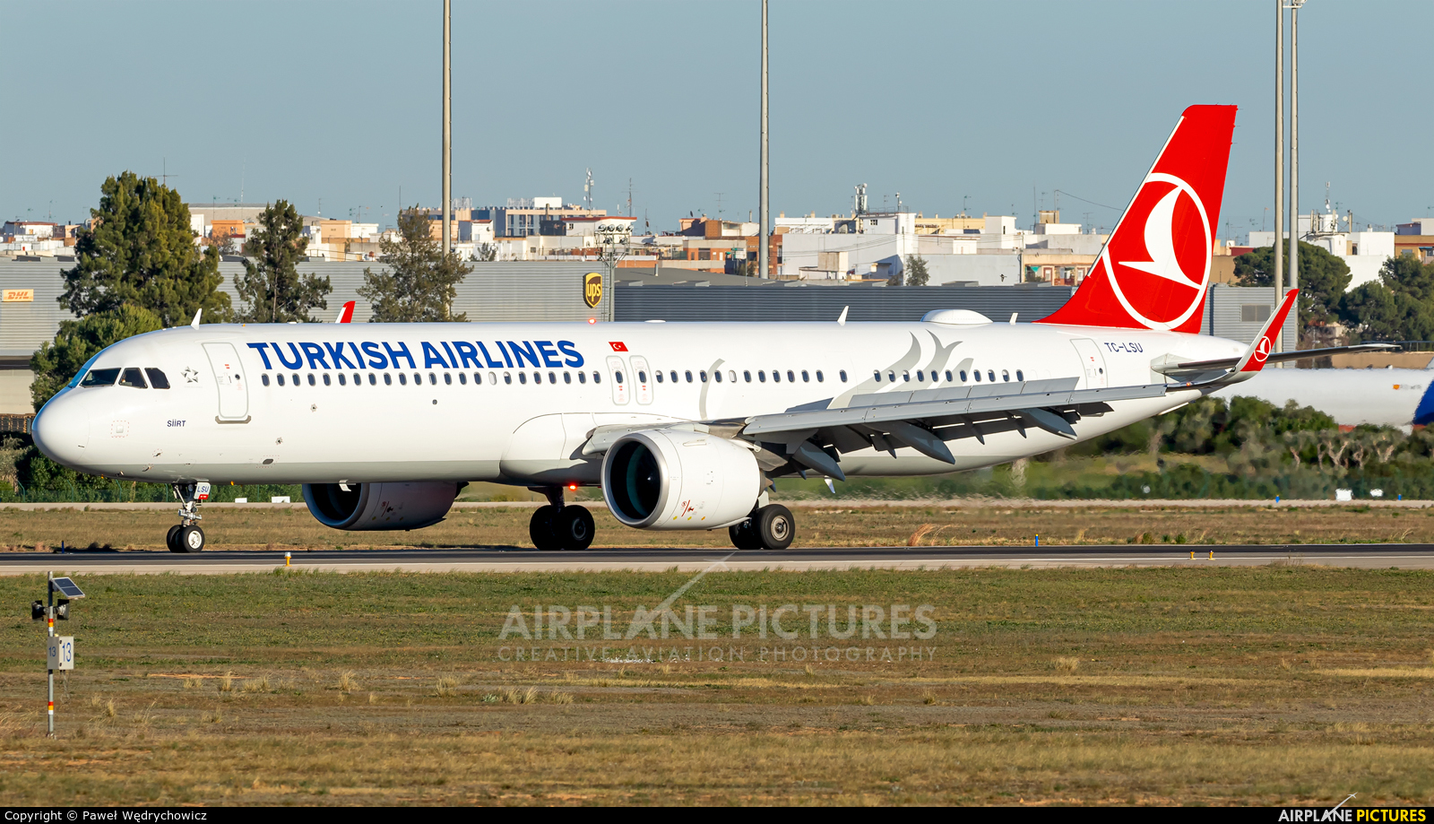 Turkish Airlines TC-LSU aircraft at Valencia