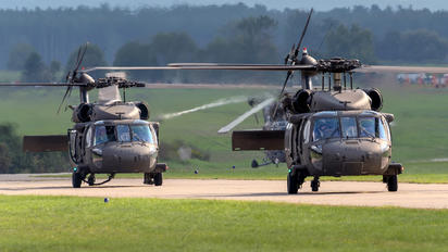 7641 - Slovakia -  Air Force Sikorsky UH-60M Black Hawk