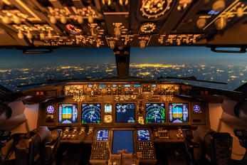 - -  Boeing 737-800