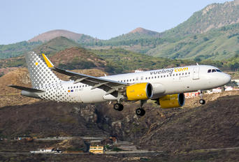 EC-NCT - Vueling Airlines Airbus A320 NEO