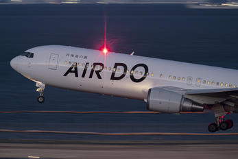 JA605A - Air Do - Hokkaido International Airlines Boeing 767-300ER