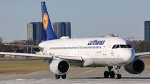 D-AIUF - Lufthansa Airbus A320 aircraft