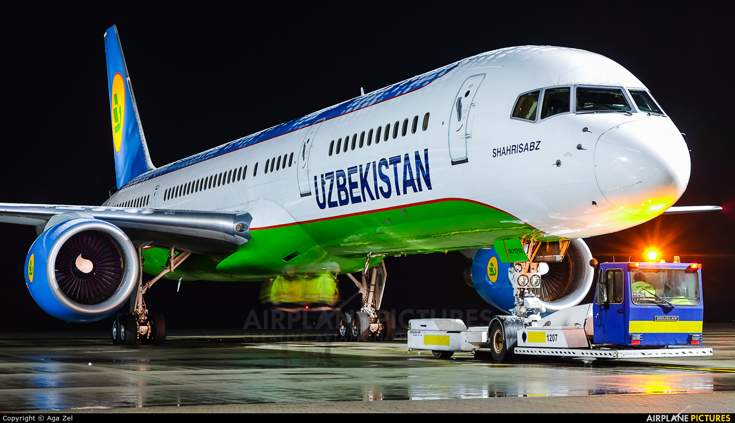 Uzbekistan Airways UK-75702 aircraft at Katowice - Pyrzowice