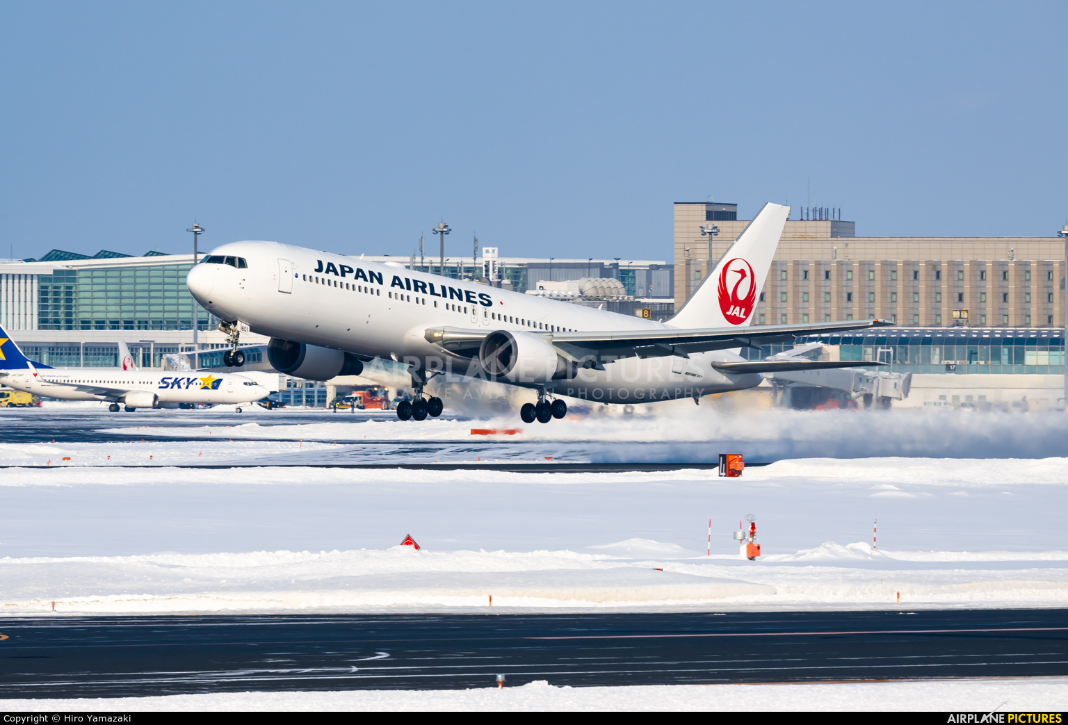 JAL - Japan Airlines JA601J aircraft at New Chitose