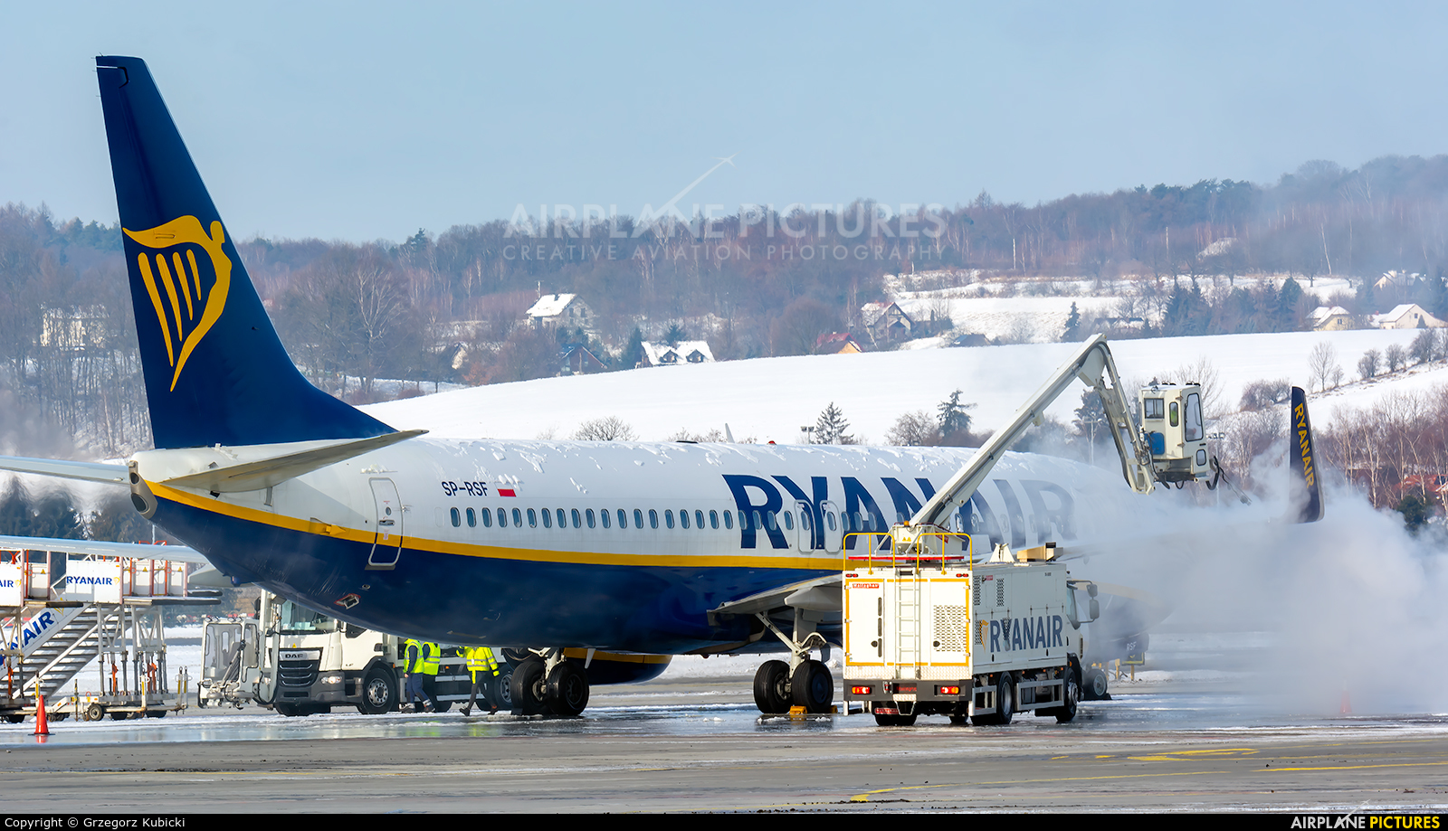 Ryanair SP-RSF aircraft at Kraków - John Paul II Intl