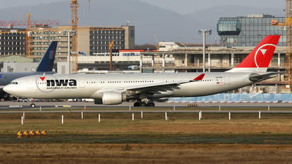 N805NW - Northwest Airlines Airbus A330-300