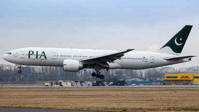AP-BMH - PIA - Pakistan International Airlines Boeing 777-200ER