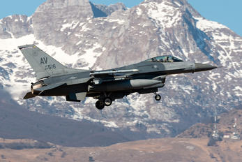 88-0516 - USA - Air Force General Dynamics F-16CG Night Falcon