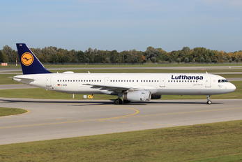 D-AIDX - Lufthansa Airbus A321
