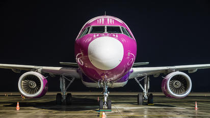 HA-LYO - Wizz Air Airbus A320