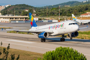 SP-HAG - Small Planet Airlines Airbus A320