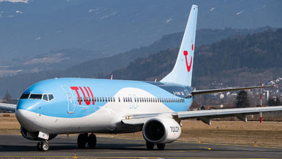 G-TAWK - TUI Airways Boeing 737-800