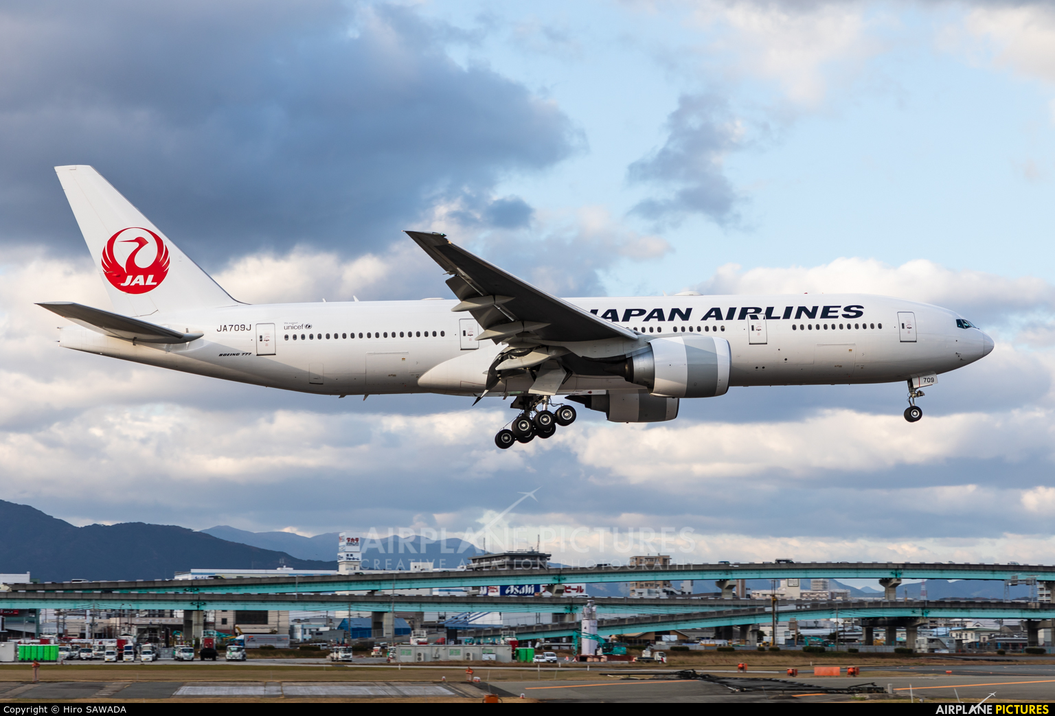 JAL - Japan Airlines JA709J aircraft at Fukuoka