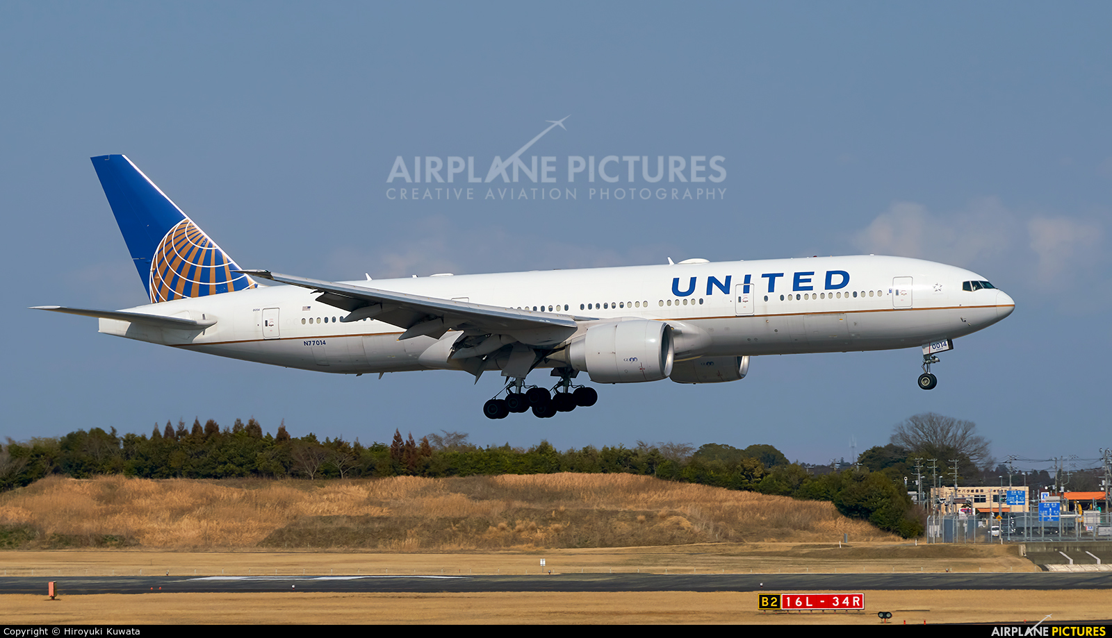 United Airlines N77014 aircraft at Tokyo - Narita Intl