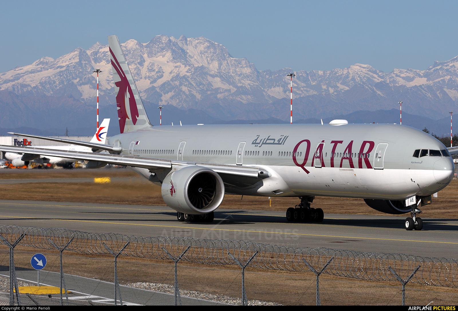 Qatar Airways A7-BAE aircraft at Milan - Malpensa