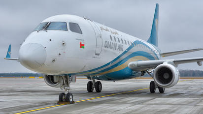 A4O-EA - Oman Air Embraer ERJ-175