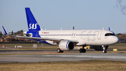 EI-SIJ - SAS - Scandinavian Airlines Airbus A320 NEO