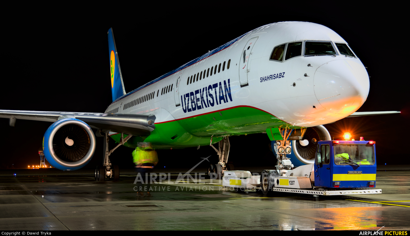 Uzbekistan Airways UK75702 aircraft at Katowice - Pyrzowice