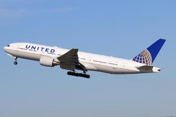 N783UA - United Airlines Boeing 777-200ER