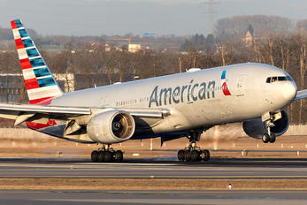 N758AN - American Airlines Boeing 777-200ER