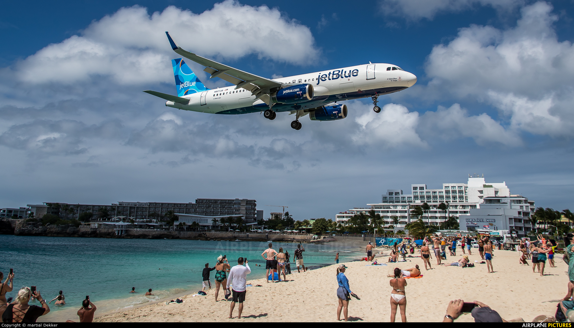 JetBlue Airways N827JB aircraft at Sint Maarten - Princess Juliana Intl