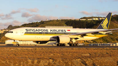 9V-SQM - Singapore Airlines Boeing 777-200ER