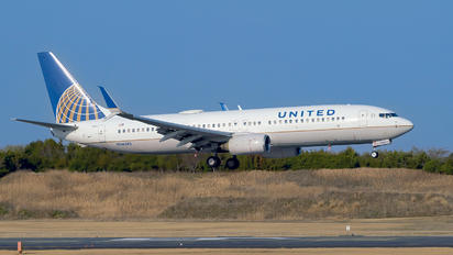 N34282 - United Airlines Boeing 737-800