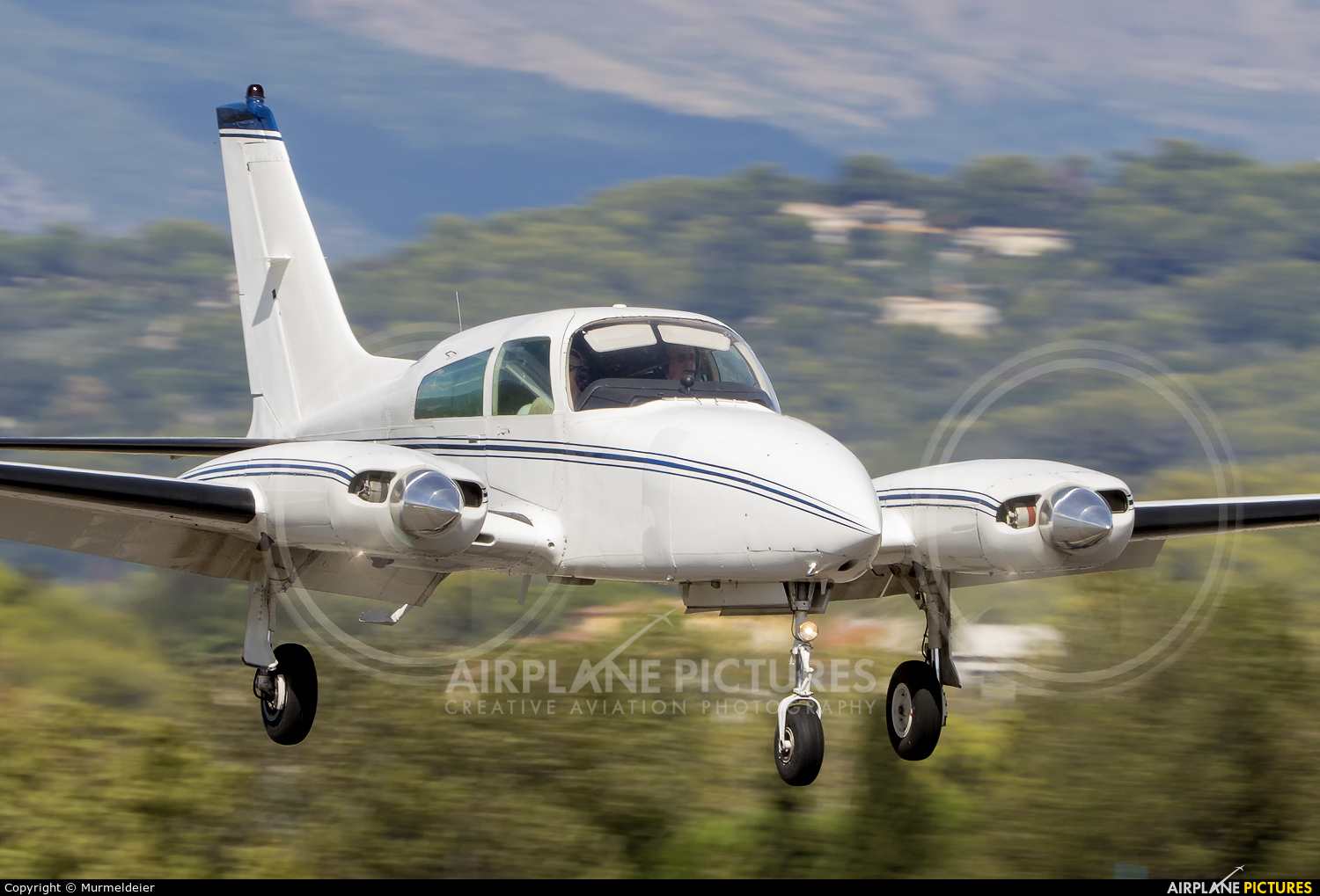 Private N310ML aircraft at Cannes - Mandelieu