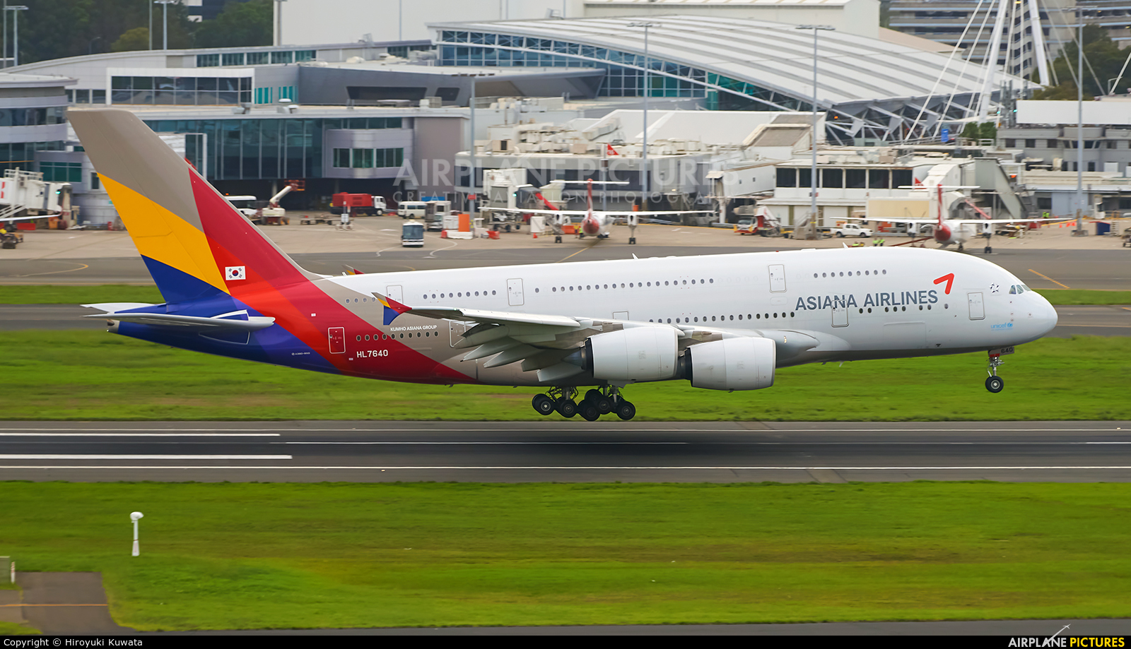 Asiana Airlines HL7640 aircraft at Sydney - Kingsford Smith Intl, NSW