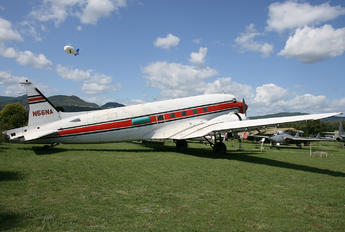 N56NA - Private Douglas DC-3