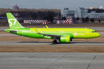 VQ-BSD - S7 Airlines Airbus A320 NEO