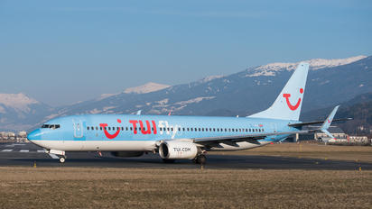 G-TUKM - TUI Airways Boeing 737-8K5