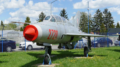 2720 - Poland - Air Force Mikoyan-Gurevich MiG-21U