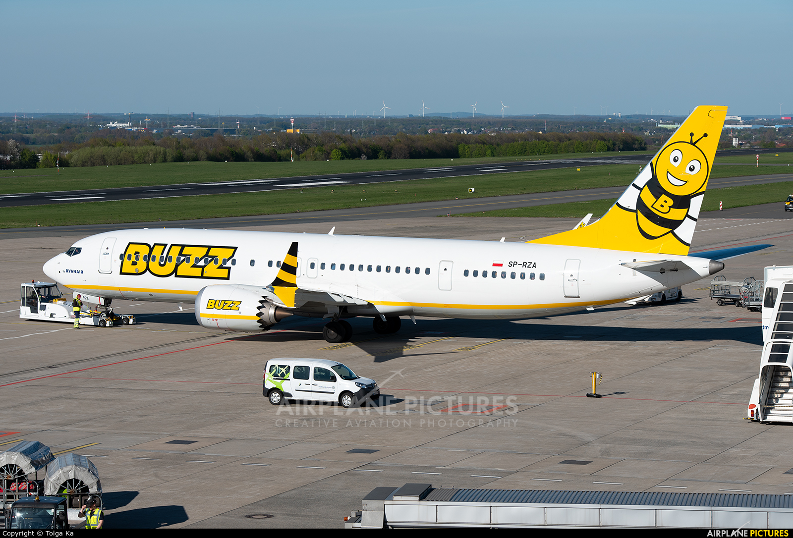 Buzz SP-RZA aircraft at Dortmund - Wickede