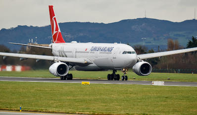 TC-LOF - Turkish Airlines Airbus A330-300