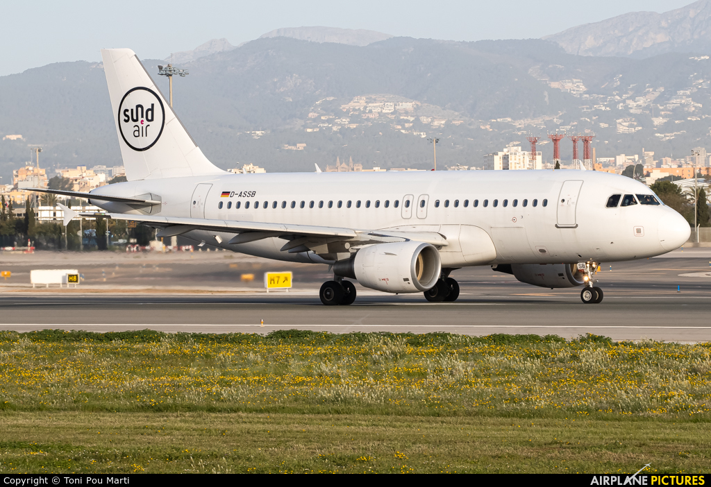 Sundair D-ASSB aircraft at Palma de Mallorca