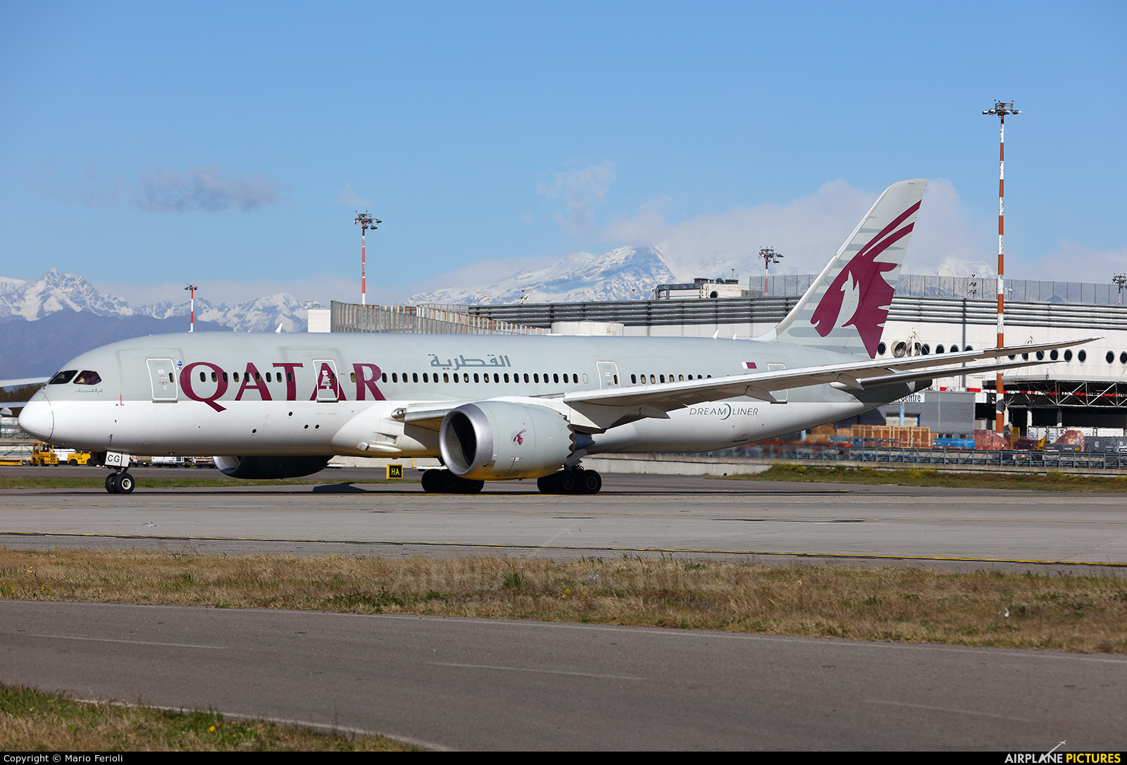 Qatar Airways A7-BCG aircraft at Milan - Malpensa