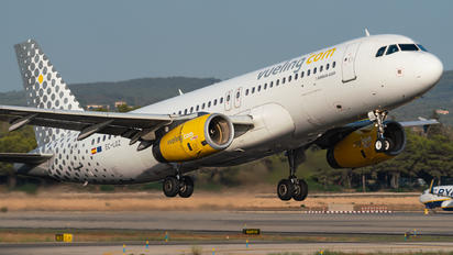 EC-LQZ - Vueling Airlines Airbus A320