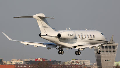 M-OCNY - Private Bombardier BD-100 Challenger 350 series