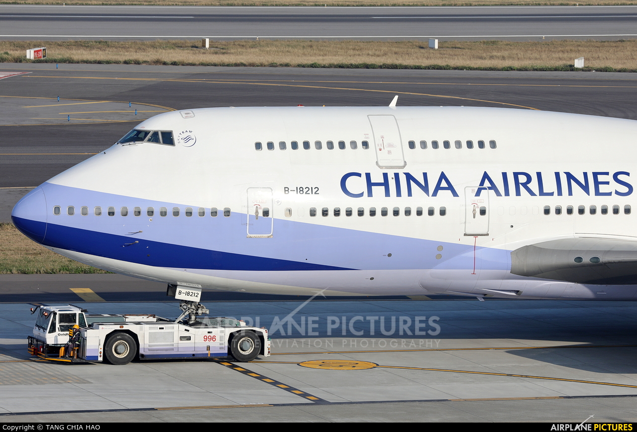 China Airlines B-18212 aircraft at Taipei - Taoyuan Intl