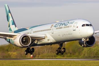 A6-BMH - Etihad Airways Boeing 787-10 Dreamliner
