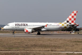 EC-NOM - Volotea Airlines Airbus A320